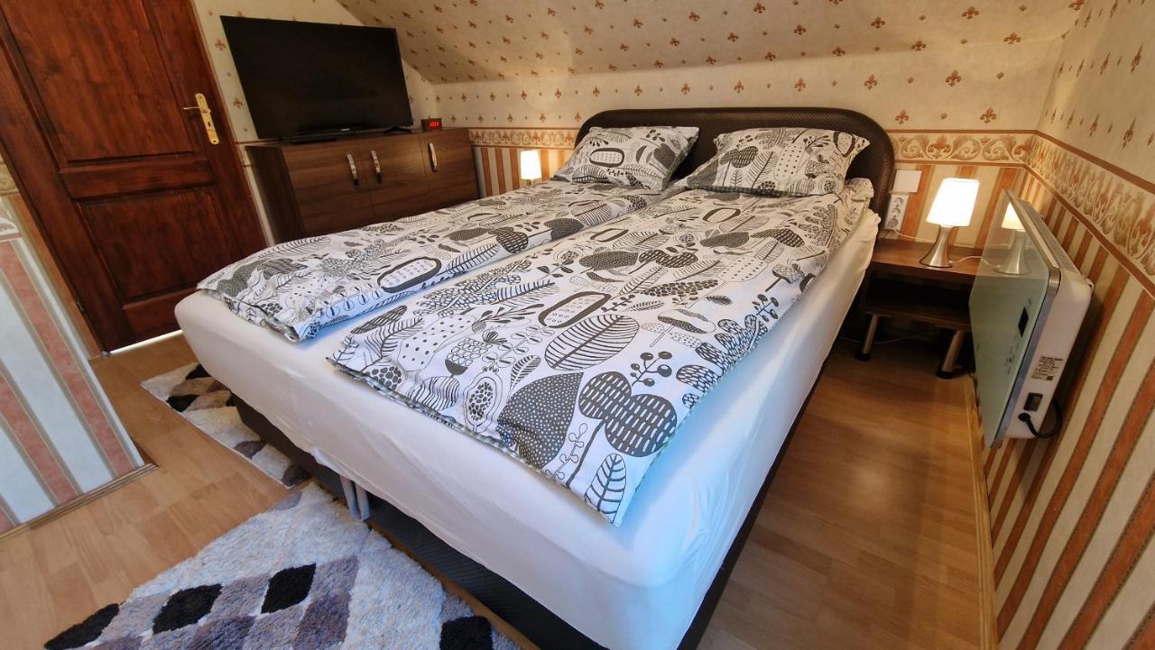 Villa Pilis Hills View Deluxe House With Pool & Ac Near Bp Pilisszentivan Exterior foto